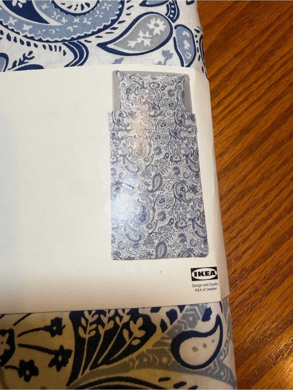 IKEA RODGERSIA Twin Duvet Cover - Blue and Light Blue Paisley